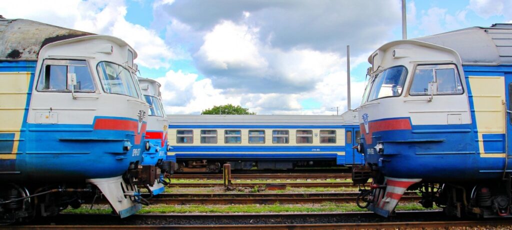 В новорічні свята електричок на придніпровських коліях поменшає