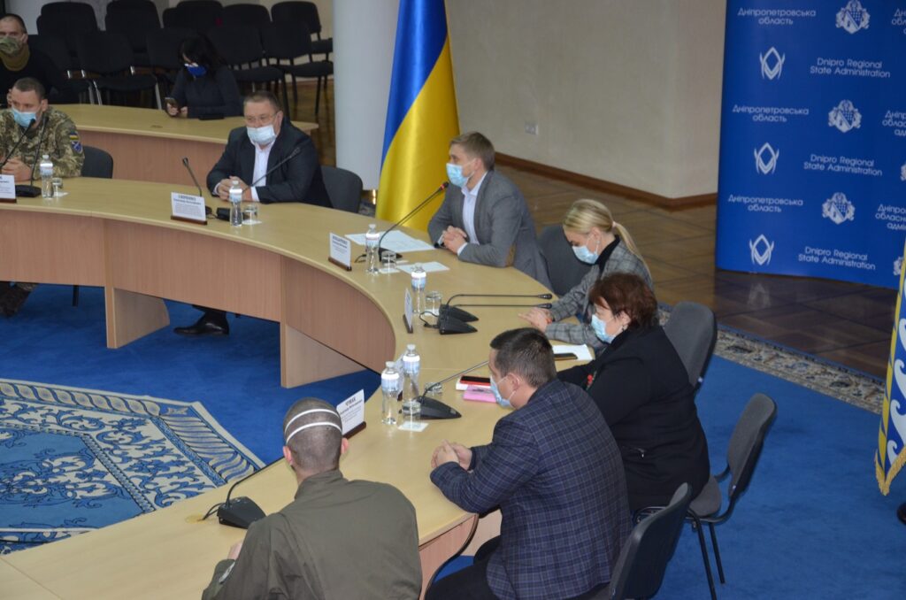 У Дніпропетровській ОДА нагородили волонтерів регіону