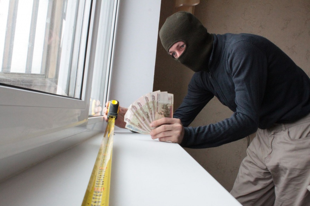 Шахраї обманюють жителів Дніпропетровщини встановленням неіснуючих вікон