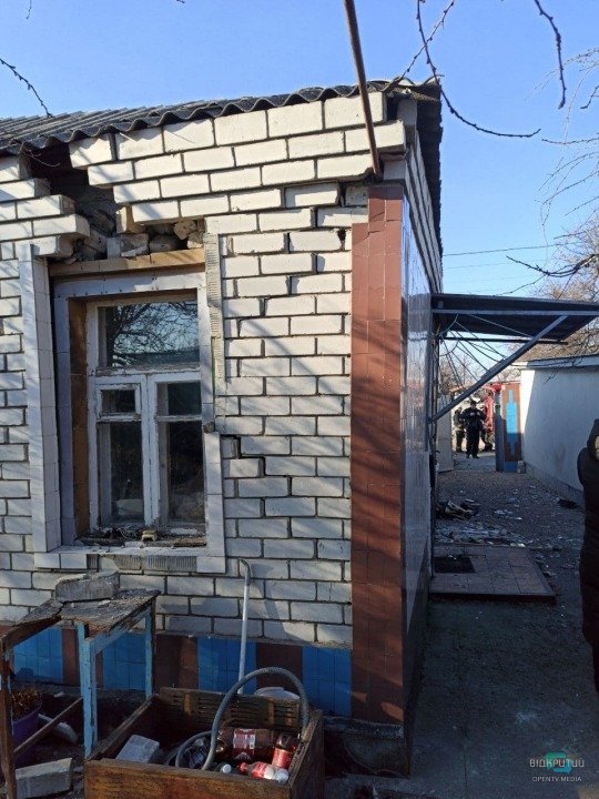 У Дніпрі вибухнув будинок: одна зі стін ледь не впала (ФОТО)