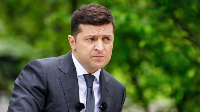Зеленський програє боротьбу з корупцією – Bloomberg