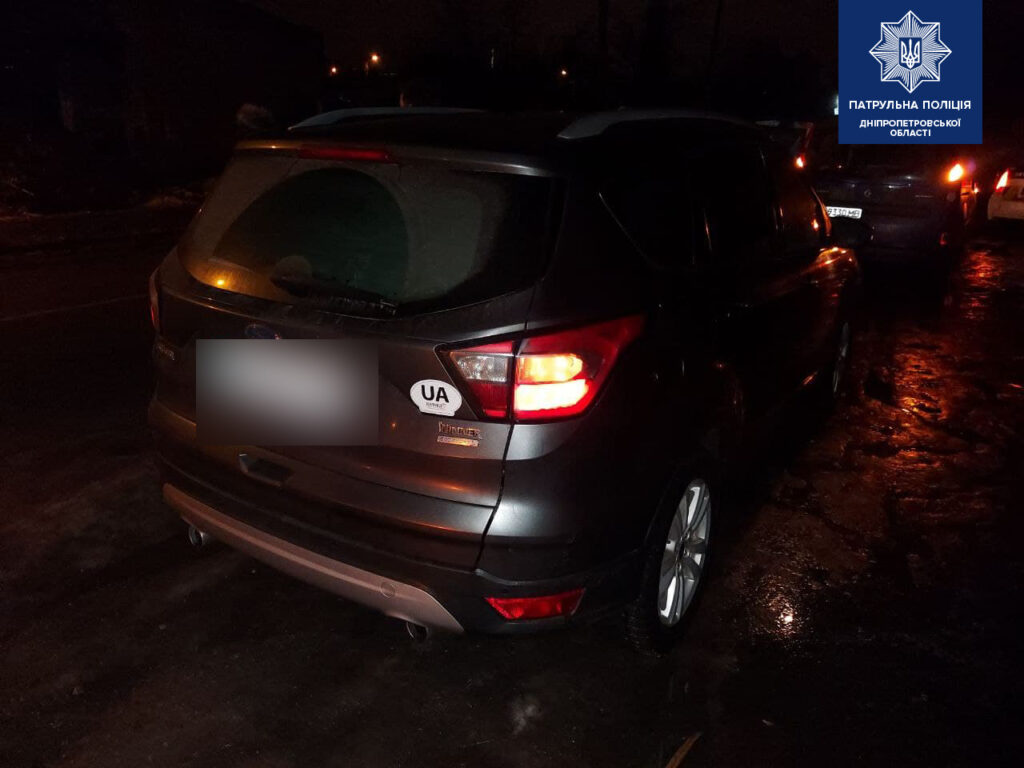 У Дніпрі хлопець узяв автомобіль без дозволу та вчинив ДТП