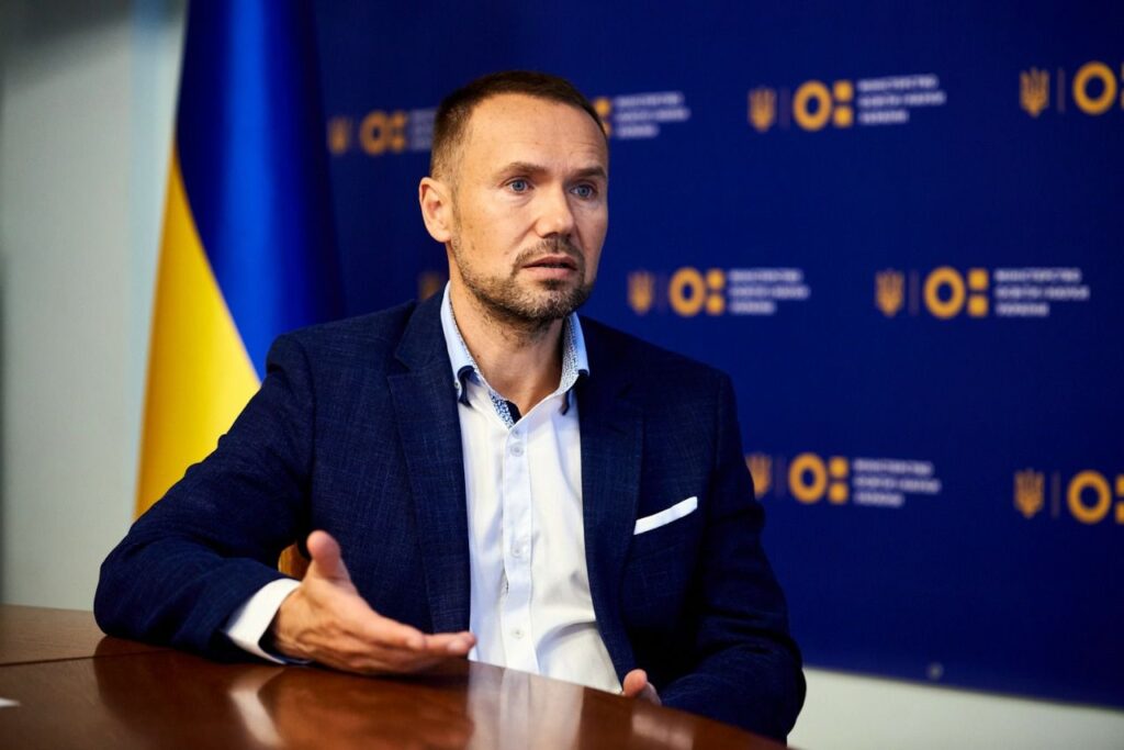 Чи повернуться учні старших класів за парти після новорічного карантину