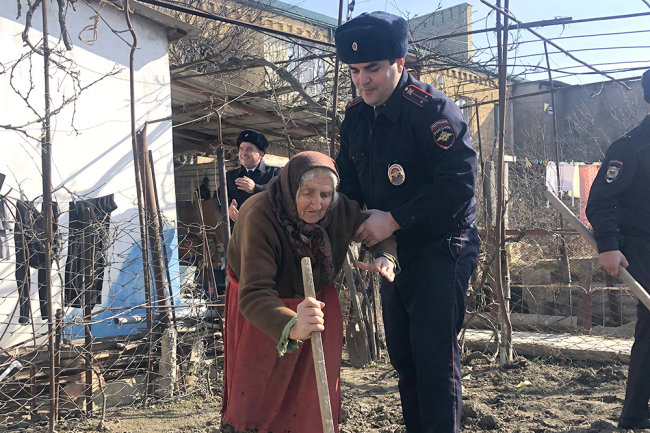 Завдяки небайдужим громадянам поліцейські повернули двох бабусь до дому у Кам’янському