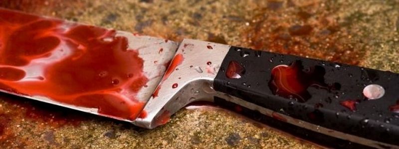 В Дніпрі поліцейські затримали чоловіка, який порізав консьєржку через 70 гривень