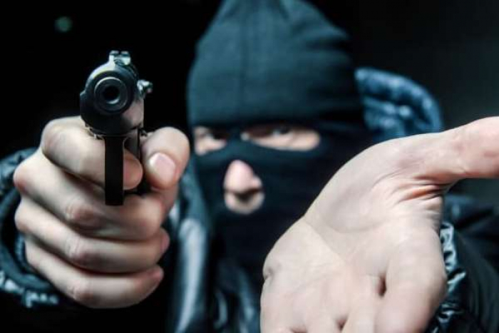 Під Новомосковськом чоловік скоїв розбійний напад на пенсіонерку