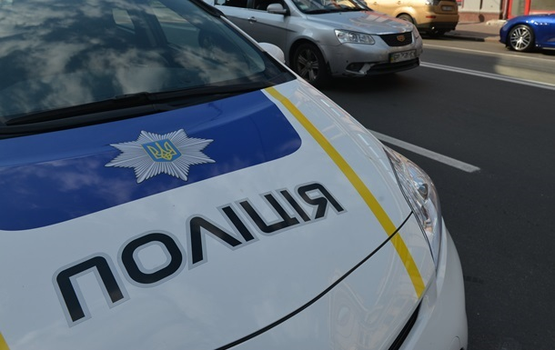 В одному з ресторанів Кривого Рогу нетверезі городяни побили інспектора патрульної поліції