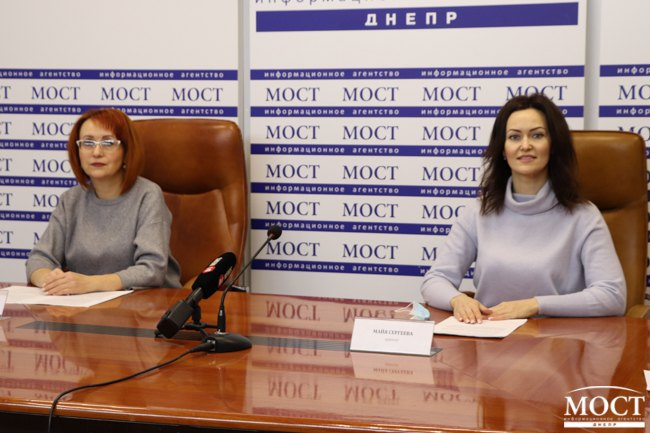 В Україні почнуть штрафувати за продаж електронних цигарок неповнолітнім
