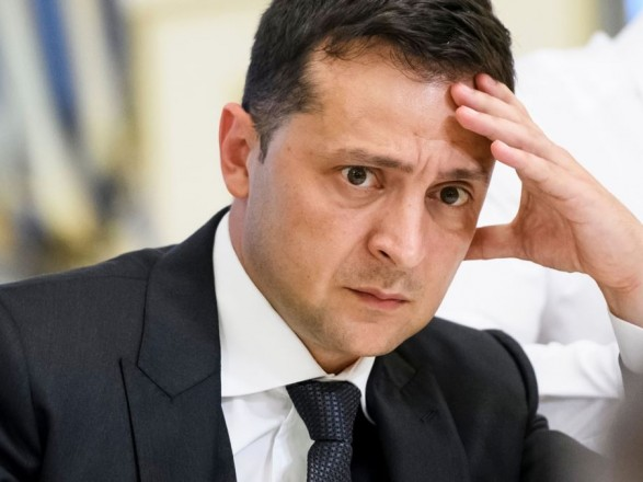 Журналісти з’ясували, що подарували Зеленському в його партії