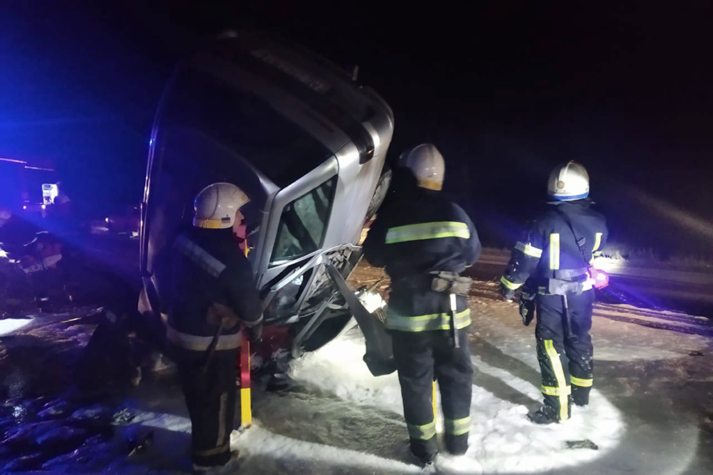 Під Павлоградом у ДТП загинули дві людини