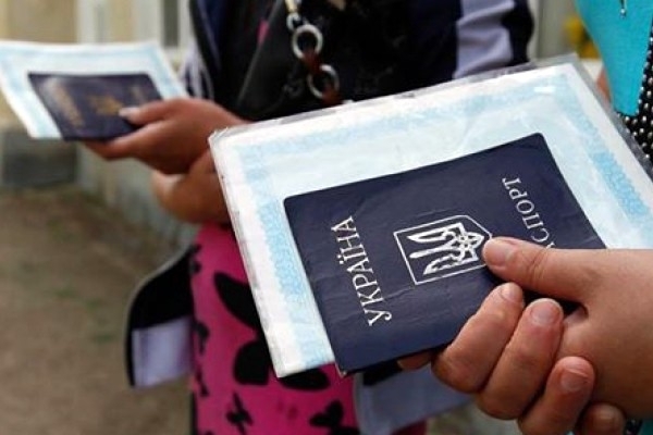 Ощадбанк не блокуватиме переселенцям прострочені банківські карти
