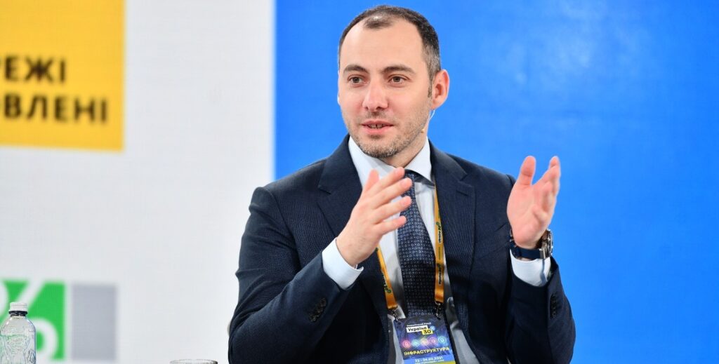 «Велике будівництво»: до дня незалежності Укравтодор зшиє всю Україну новою дорогою Стрий-Ізварине