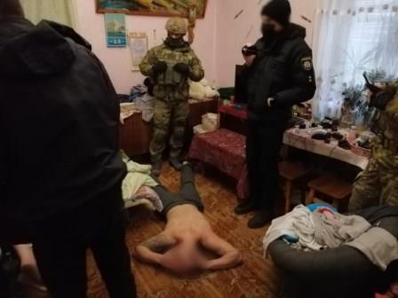 На Дніпропетровщині викрито групу осіб, які займались збутом наркотиків