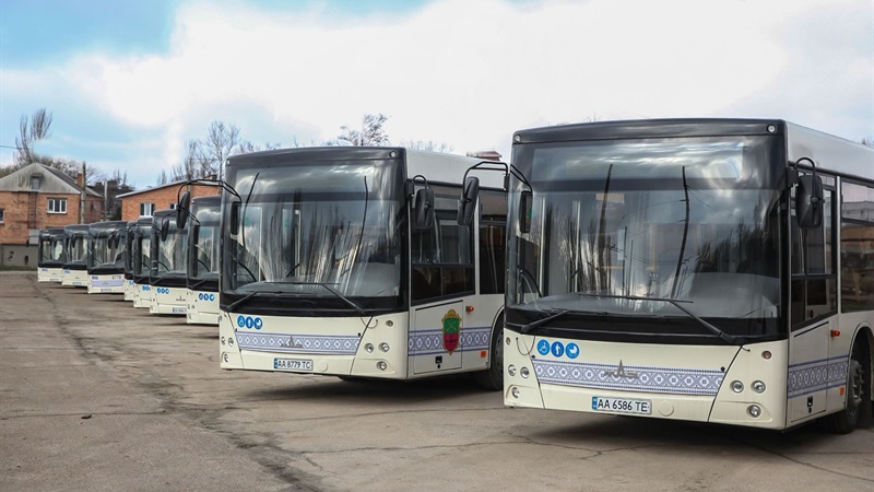 В Дніпрі на одному з маршрутів стане менше великих пасажирських автобусів