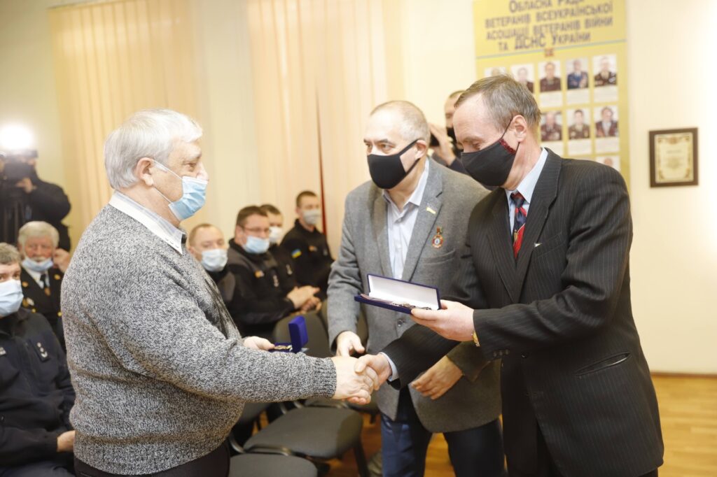 У Дніпрі привітали ліквідаторів аварії на ЧАЕС з нагоди Дня вшанування ветеранів пожежної охорони
