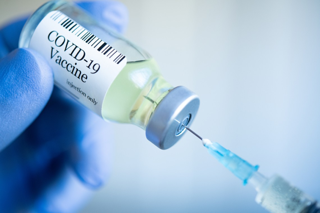 Чому в Україні досі не почалася вакцинація?
