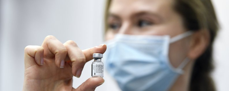 В Україні проведено перші вакцинування від коронавірусу – МОЗ