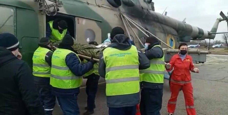 У Дніпро на вертольоті евакуювали двох поранених бійців