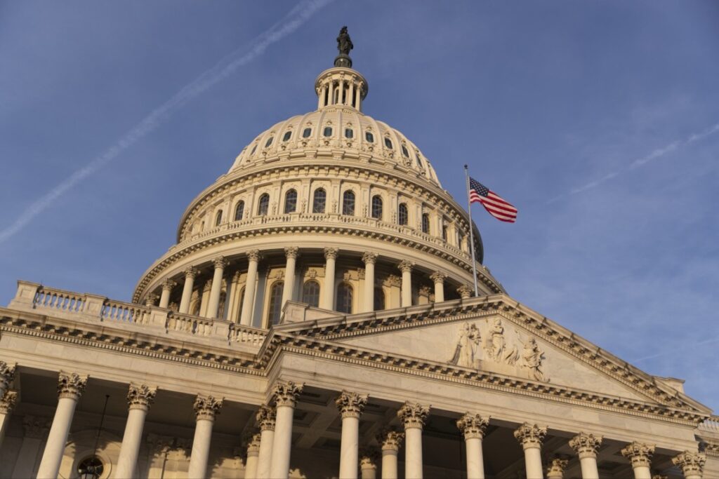 У США готують новий пакет підтримки економіки на 3 трлн доларів