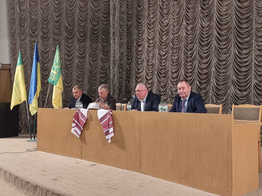 «Ми повинні бути як ніколи дружними»: фермери Дніпровщини створюють політичну платформу