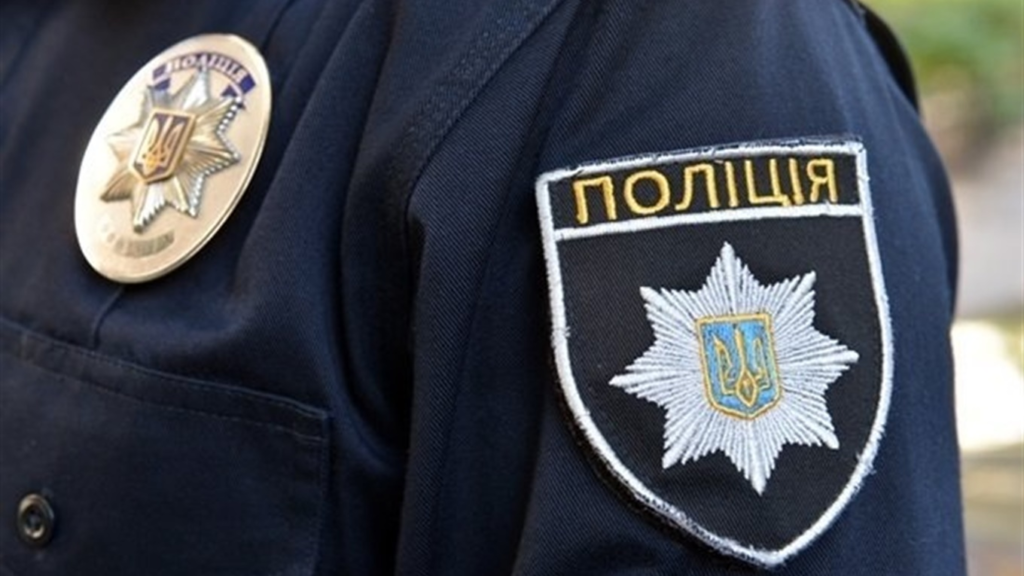 У Дніпрі патрульні нахабно обшукали журналістку