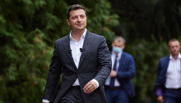 38% українців ставляться до Зеленського переважно негативно