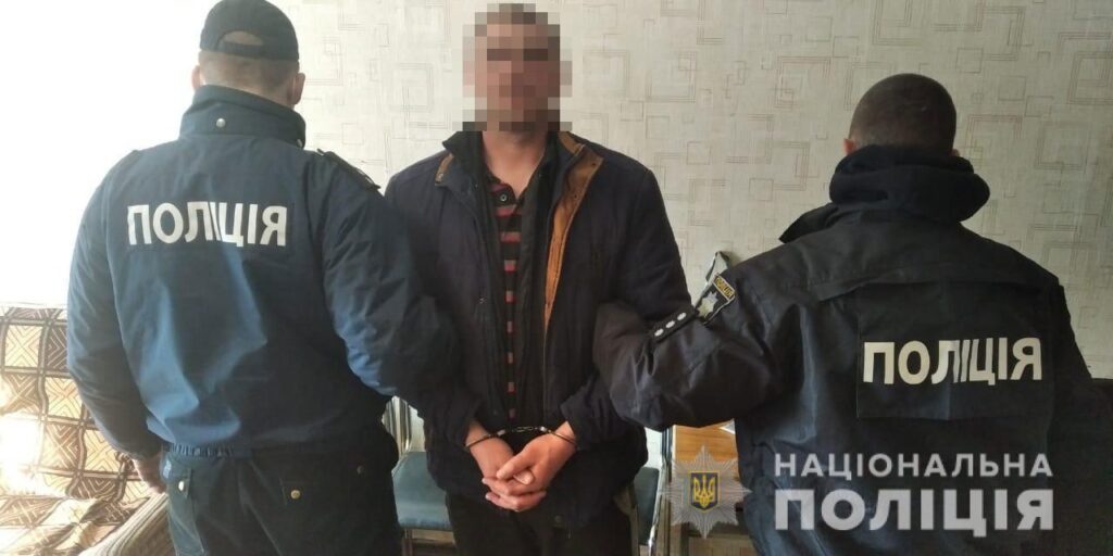 На Дніпропетровщині 49-річну жінку племінник вбив металевим прутом