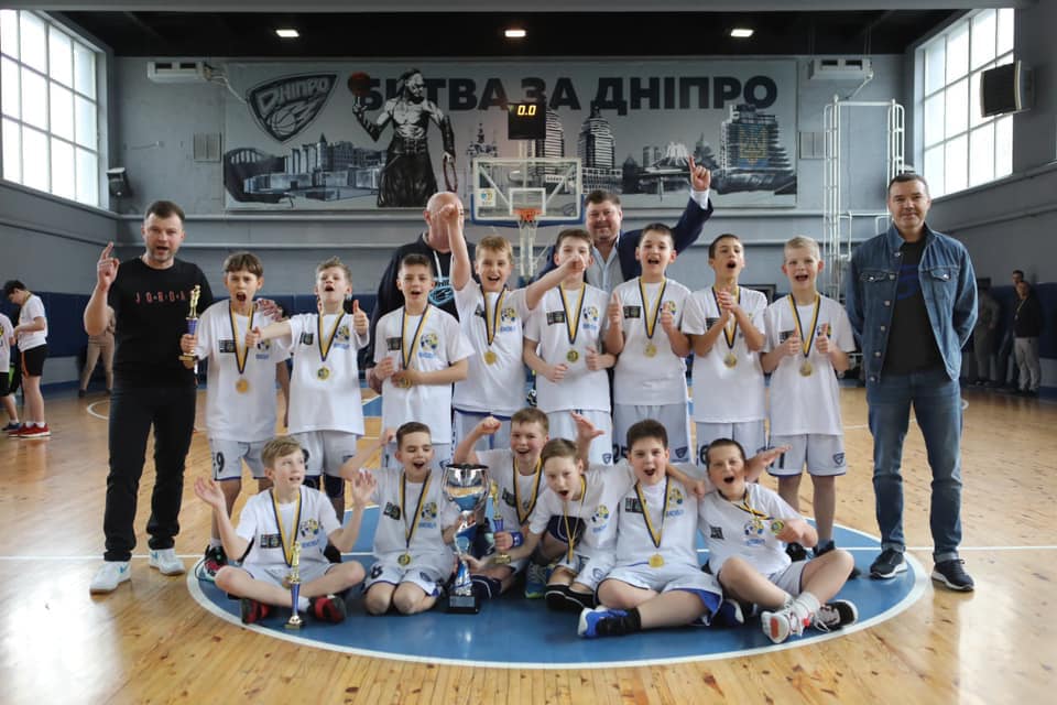 Дніпровські спортсмени виграли три матчі фінального етапу Всеукраїнської юнацької баскетбольної ліги