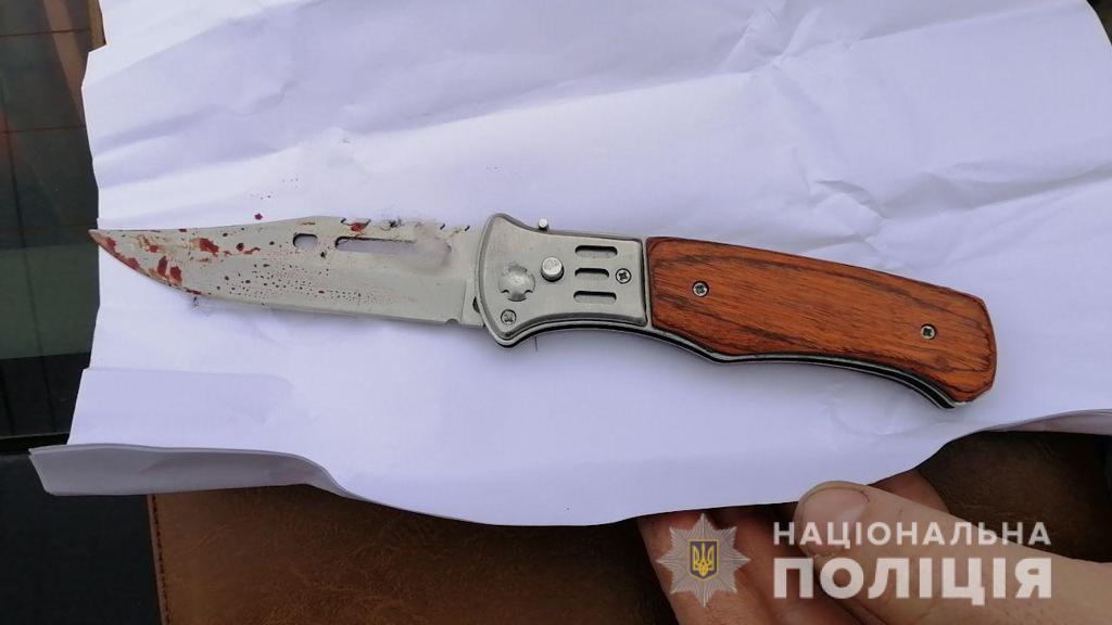 У Дніпрі затримали чоловіка, який поранив ножем знайомого