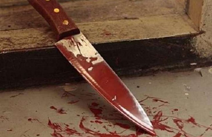 На Дніпропетровщині жінка зарізала товариша кухонним ножем під час застілля