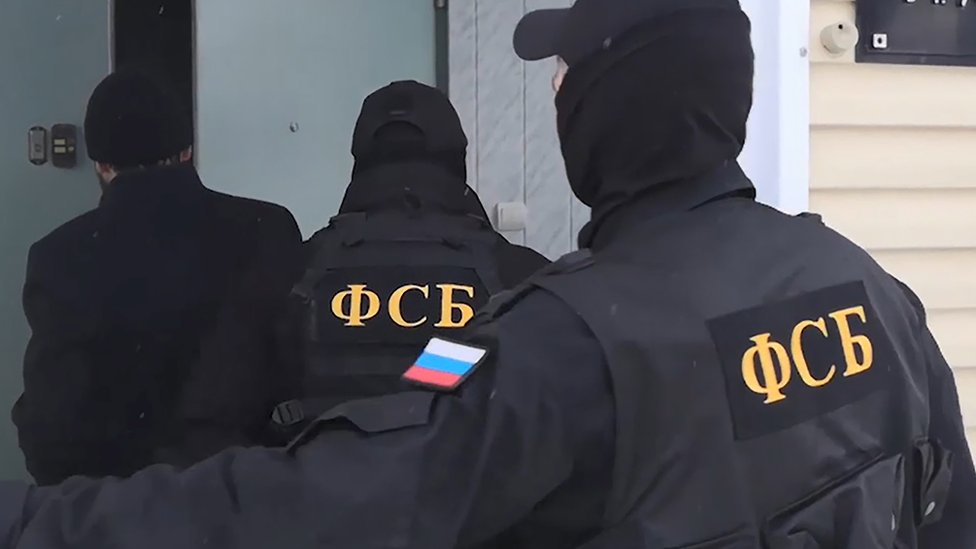 У Росії співробітники ФСБ затримали українського консула
