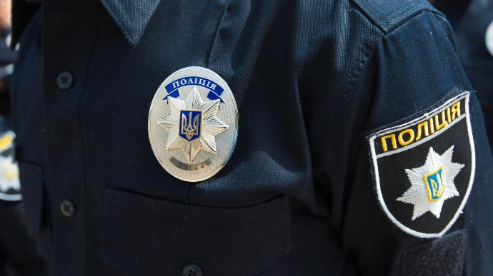 У Покрові правоохоронці допомогли літній жінці, яка втратила пам’ять та заблукала