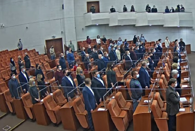 Міськрада Дніпра ухвалила запозичення 300 млн кредитних коштів на ремонт парків та скверів