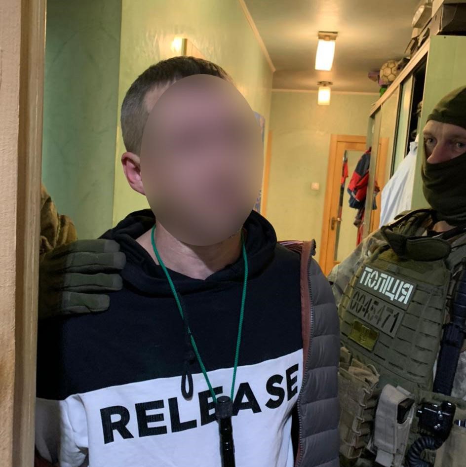 Поліцейські затримали чоловіка, який погрожував підірвати будинок