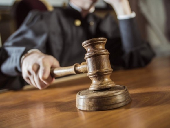 На Дніпропетровщині судитимуть чоловіка, який  збував зброю через інтернет