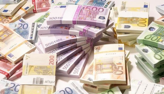 В Євросоюзі хочуть заборонити готівкові розрахунки на суму понад 10 тисяч євро