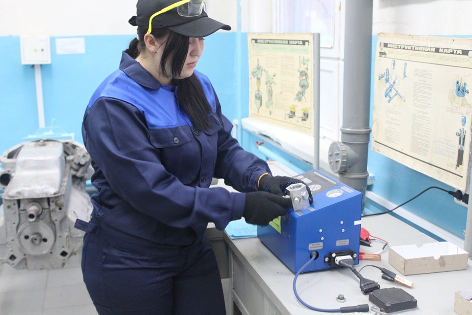 Слюсар – найзатребуваніша професія на Дніпропетровщині