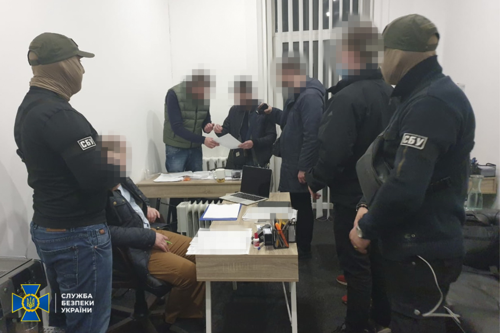 У Дніпрі СБУ викрила ділків, що “зливали” інформацію криміналітету