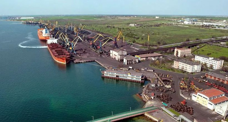 У Чорноморському порту затримали 25 тисяч тонн титанової руди з Дніпропетровщини