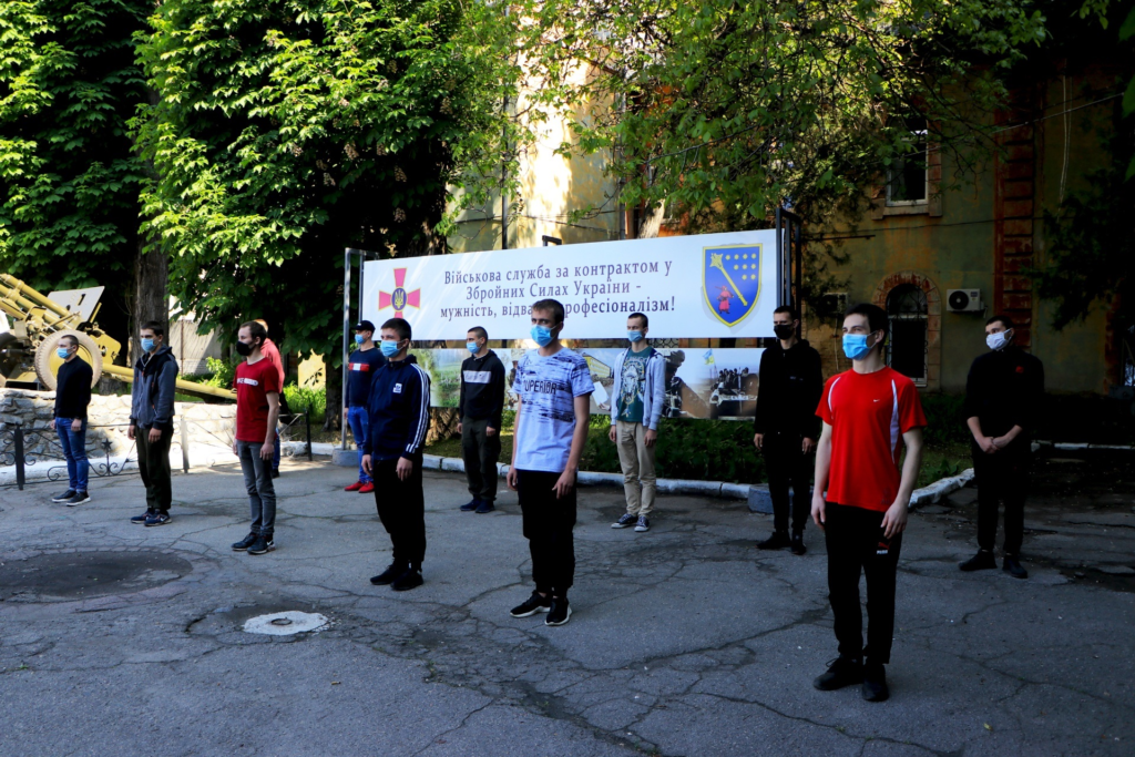 У Дніпрі триває весняний призов: півсотні містян поповнили ряди Збройних сил