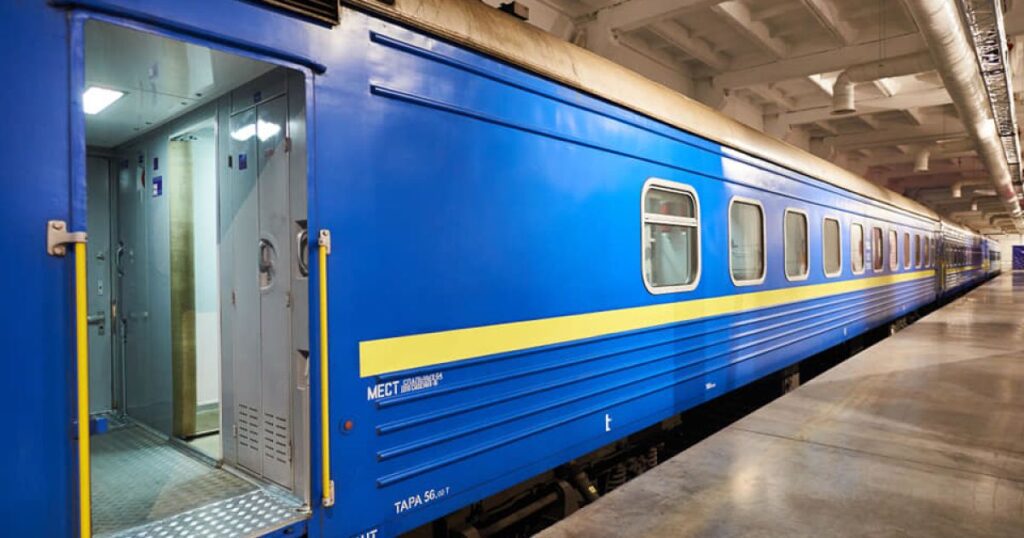 Держава планує виділити понад 40 млрд грн на оновлення пасажирських вагонів