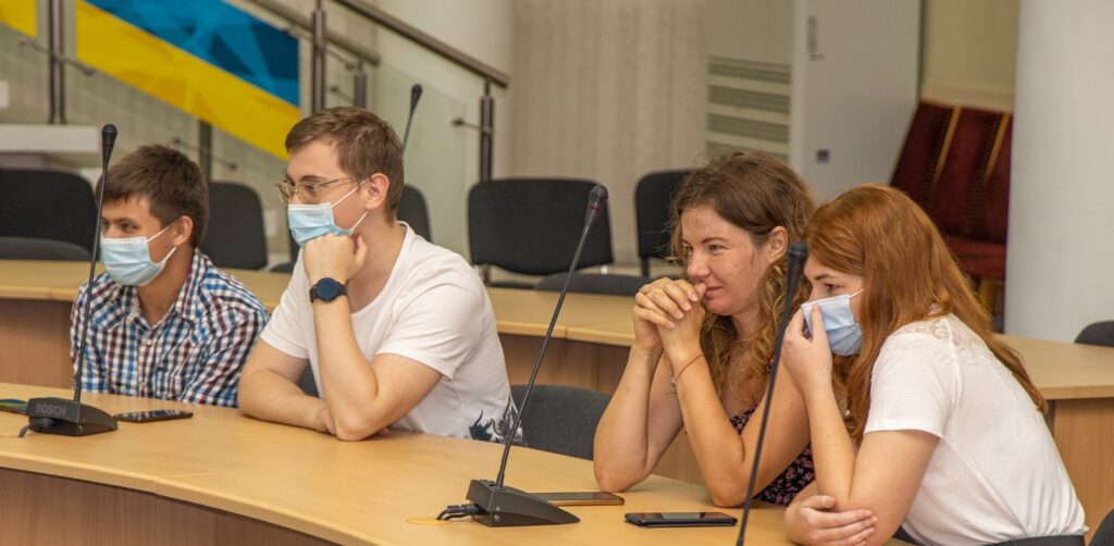 Для молоді Дніпропетровщини провели гру-квест на знання Конституції України