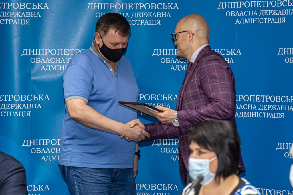40 медиків регіону отримали відзнаку від ДніпроОДА