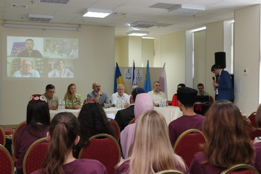 У Дніпрі вперше проходить міжрелігійний молодіжний семінар “Ковчег – 2021”