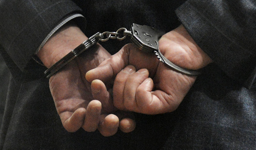 В залі суду заарештували криворіжця, який тримав дитину на ланцюгу