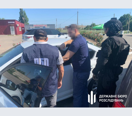 ДБР затримало прокурора Бердянської окружної прокуратури на хабарі у 25 тисяч $