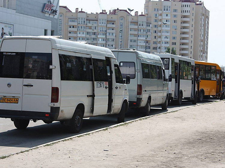 Поліція Дніпропетровщини викрила 30 нелегальних перевізників за червень