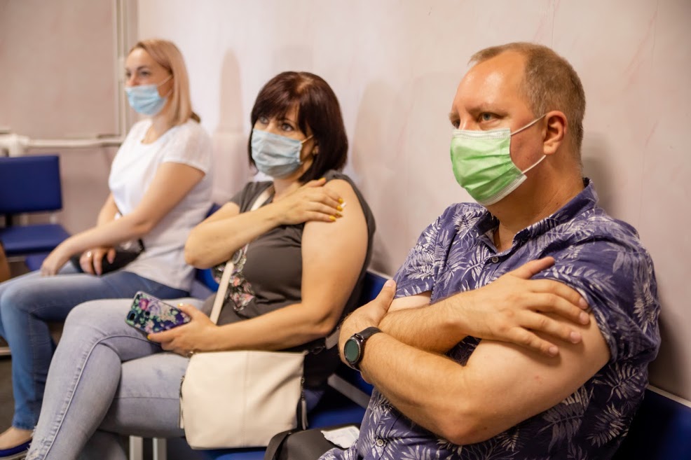 У дніпровських центрах масової вакцинації вже зробили понад 68 тис COVID-щеплень