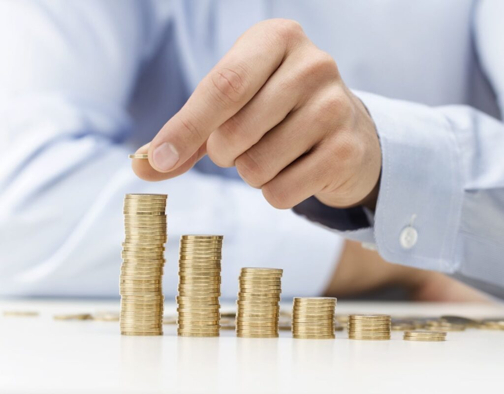 Податкова порівняє реальні доходи всіх українців з офіційними – Мінфін