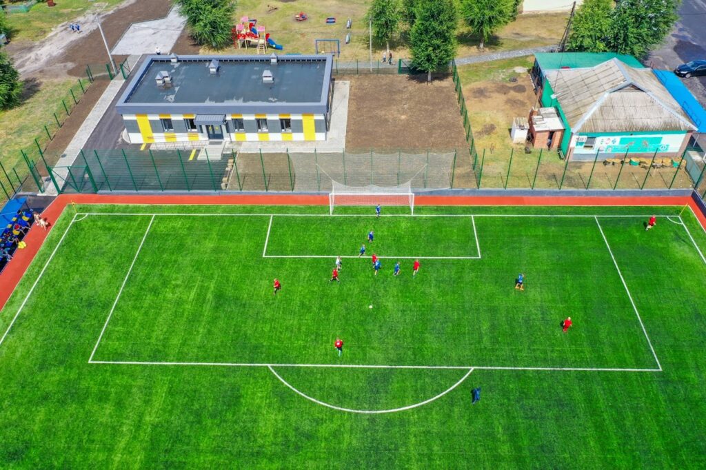 На Дніпропетровщині у селі Придніпровське побудували стадіон